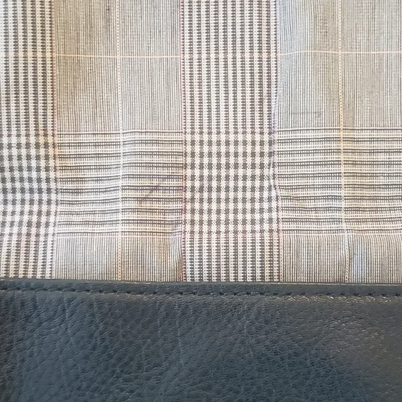 Hobo black leather crossbody bag - Picture 10 of 14